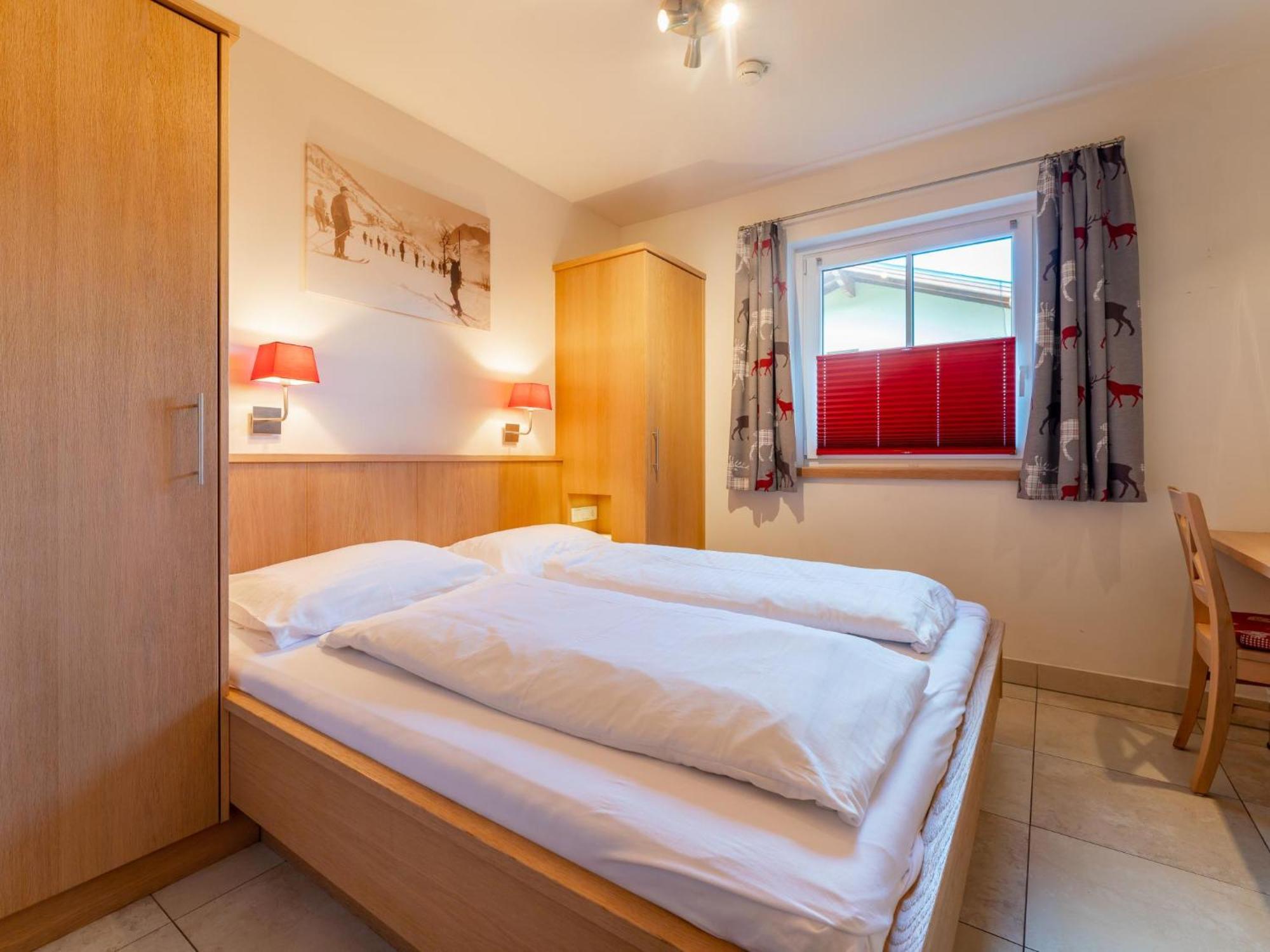Arieke E10 Apartment คาพรูน ภายนอก รูปภาพ