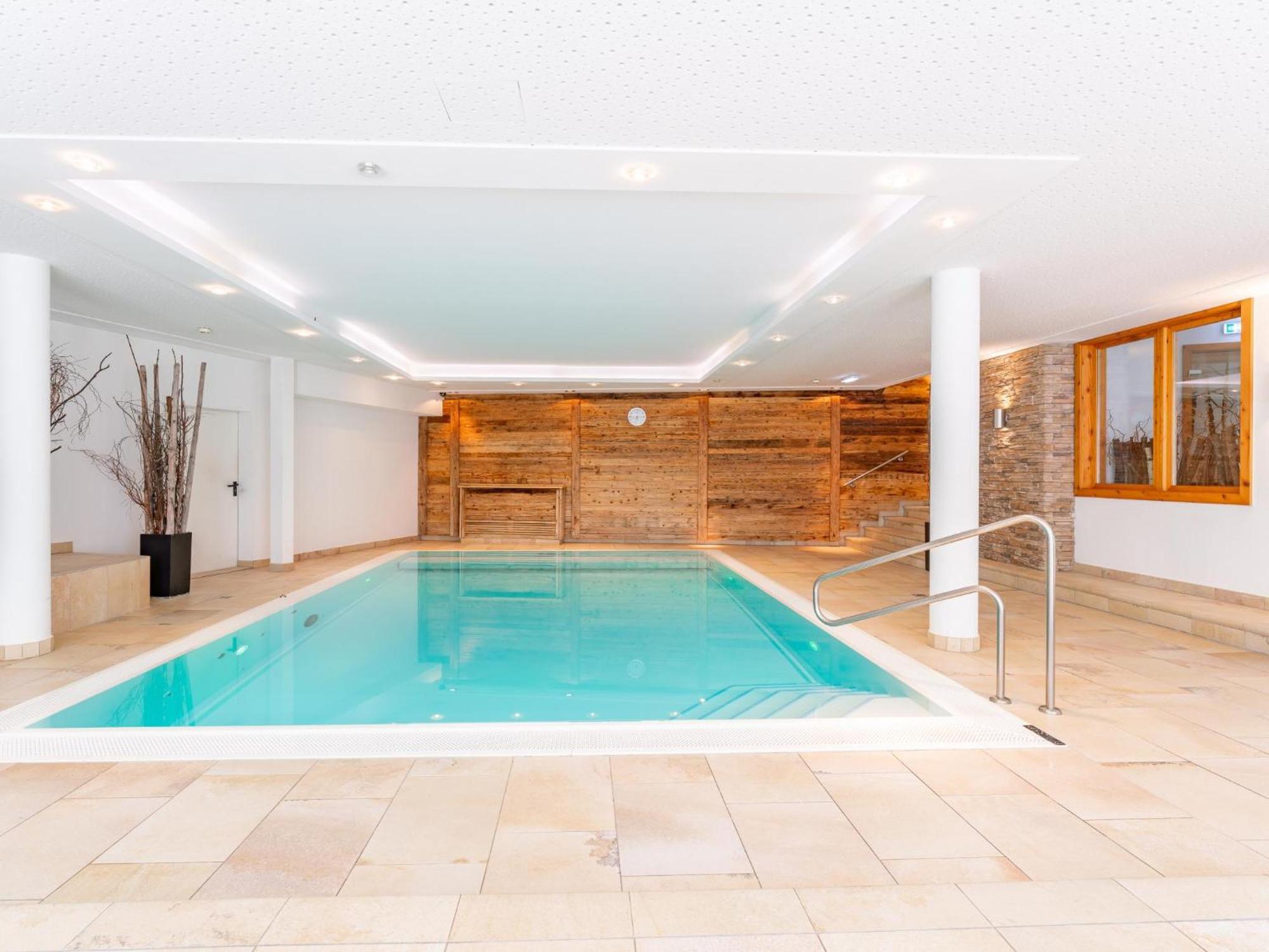 Arieke E10 Apartment คาพรูน ภายนอก รูปภาพ