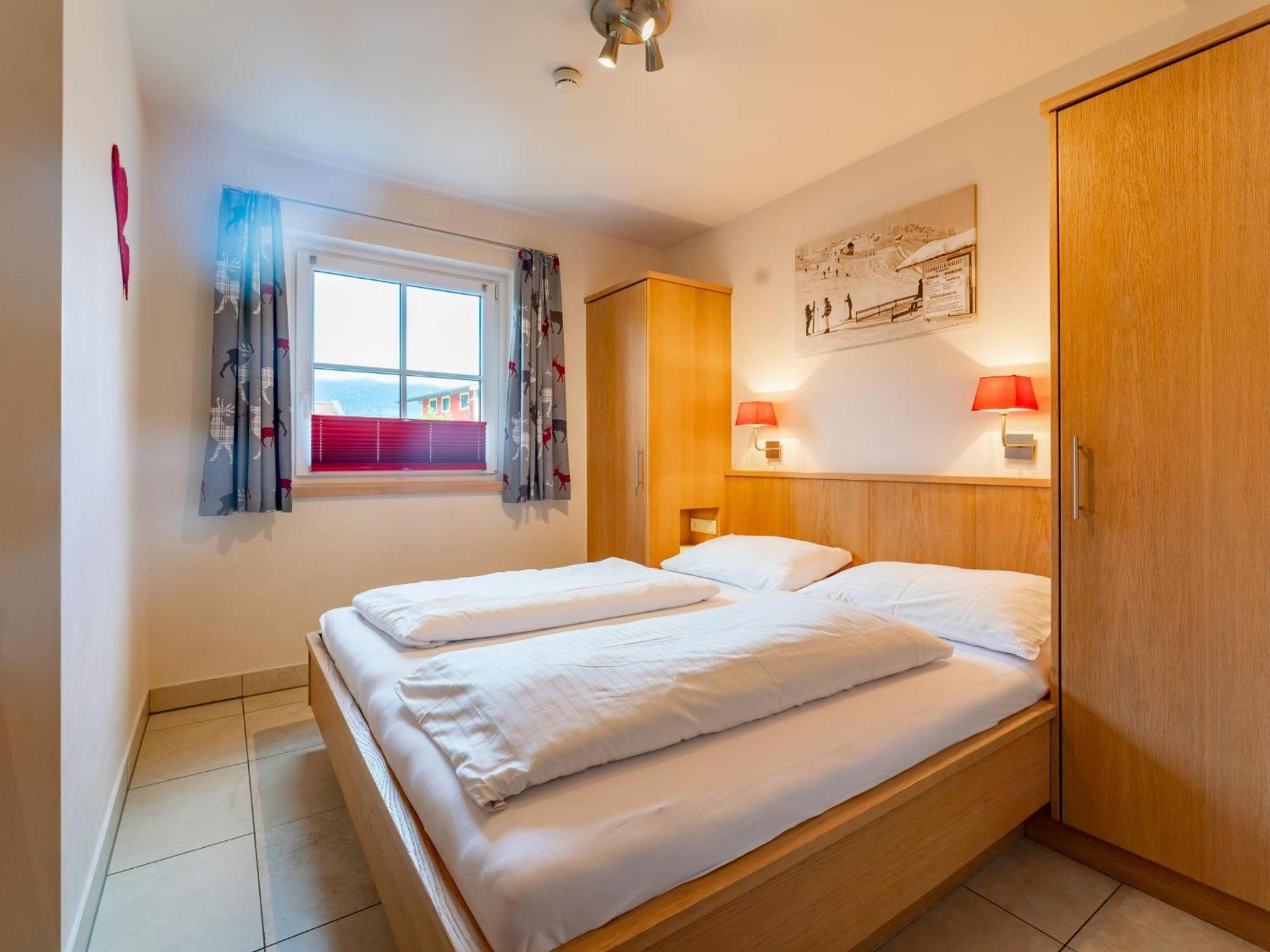 Arieke E10 Apartment คาพรูน ภายนอก รูปภาพ